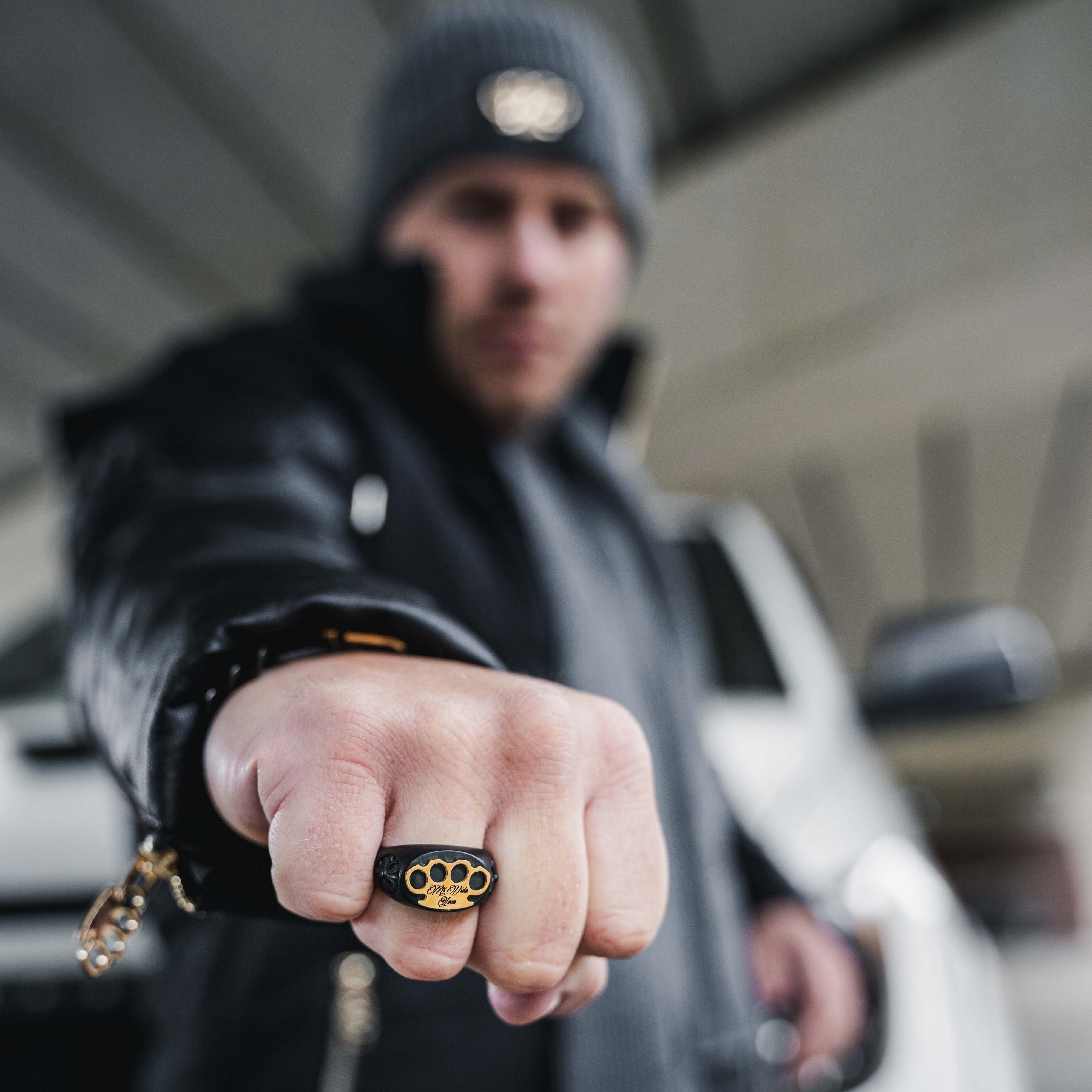 Anillo con logo de MVL - negro